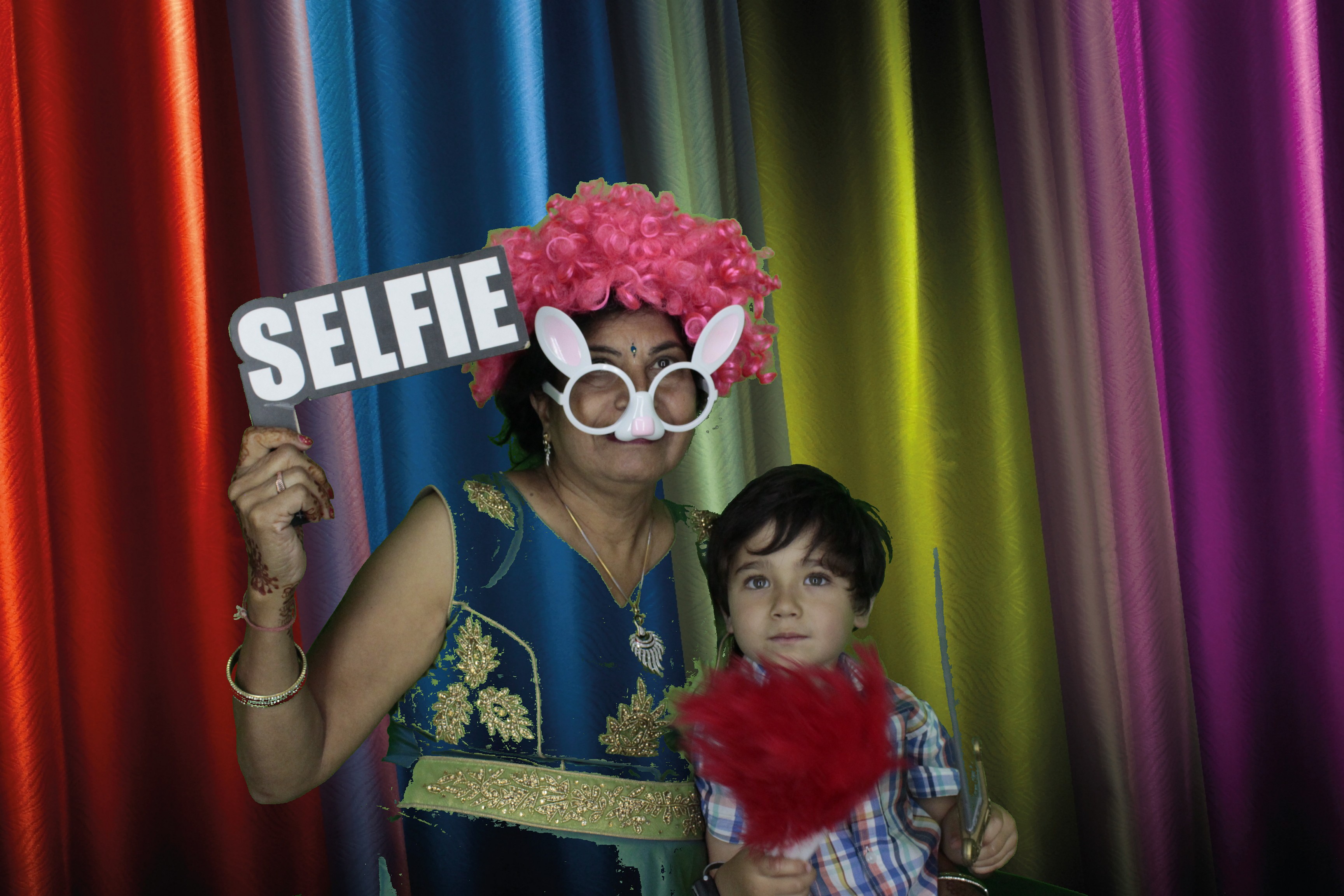 Bhavin & Yasmin’s Wedding | View more photos from the event at gallery.myphotoboothexperience.co.uk/u/MyPhotoBoothExperienceLtd/Bhavin-Yasmin’s-Wedding